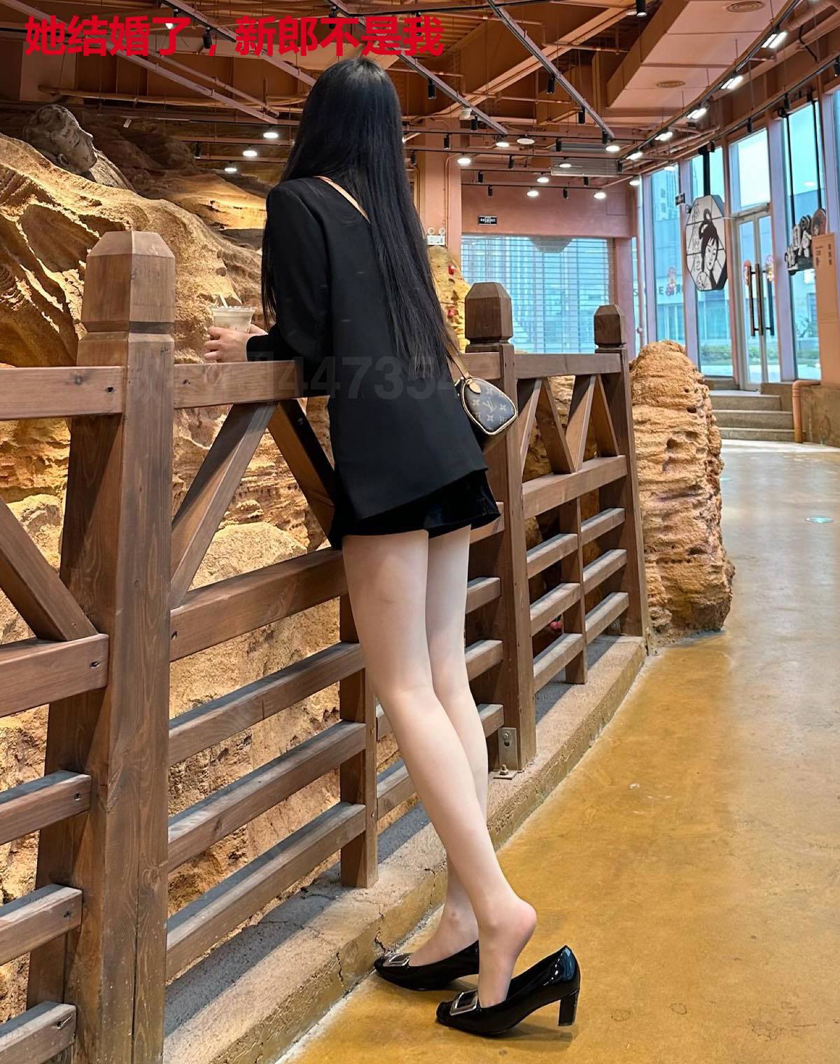 她结婚了，新郎不是我