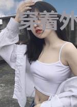 穿着外套的人